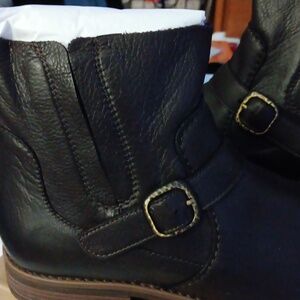 Clark's brown leather boots. Sz 11 M